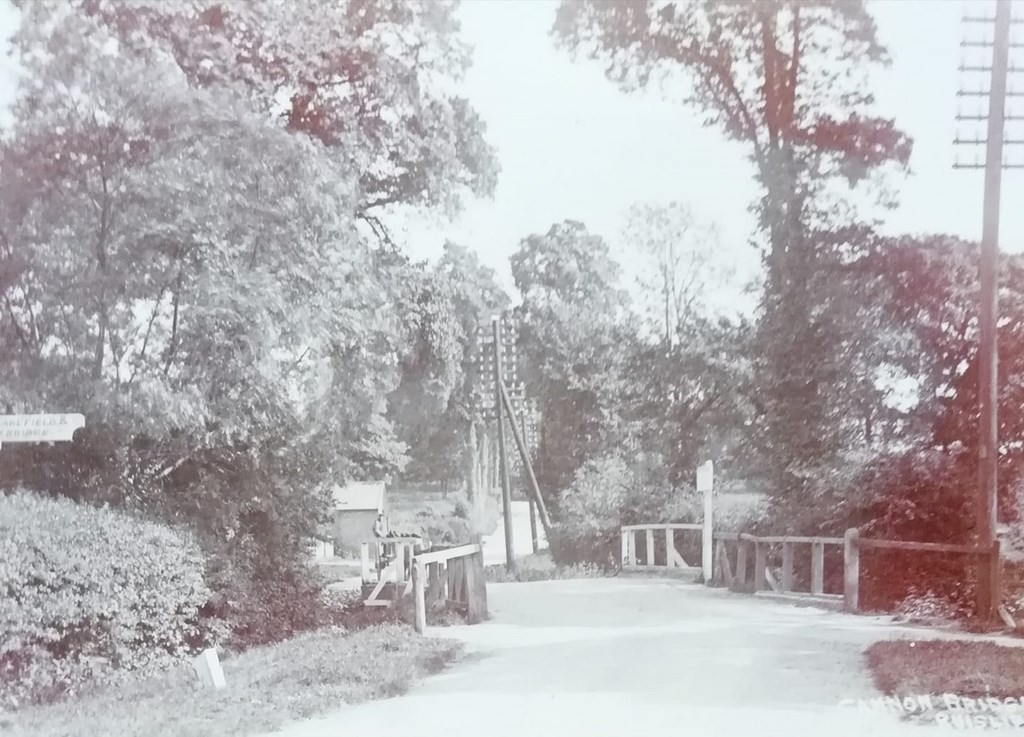 Cannons Bridge Near Ruislip Lido